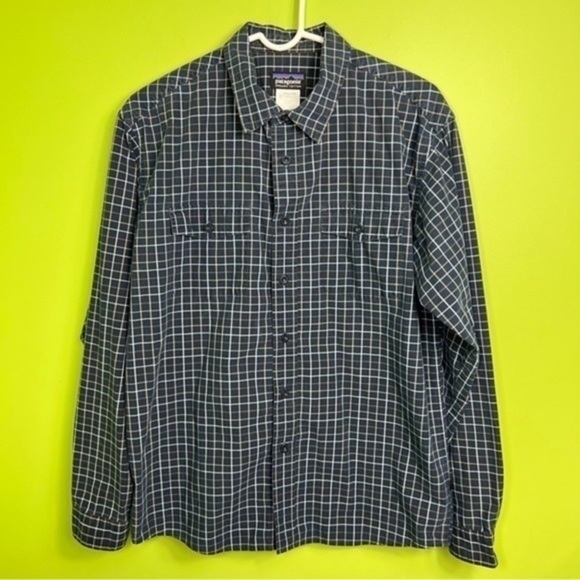 Patagonia Other - Patagonia button shirt size M no flaws